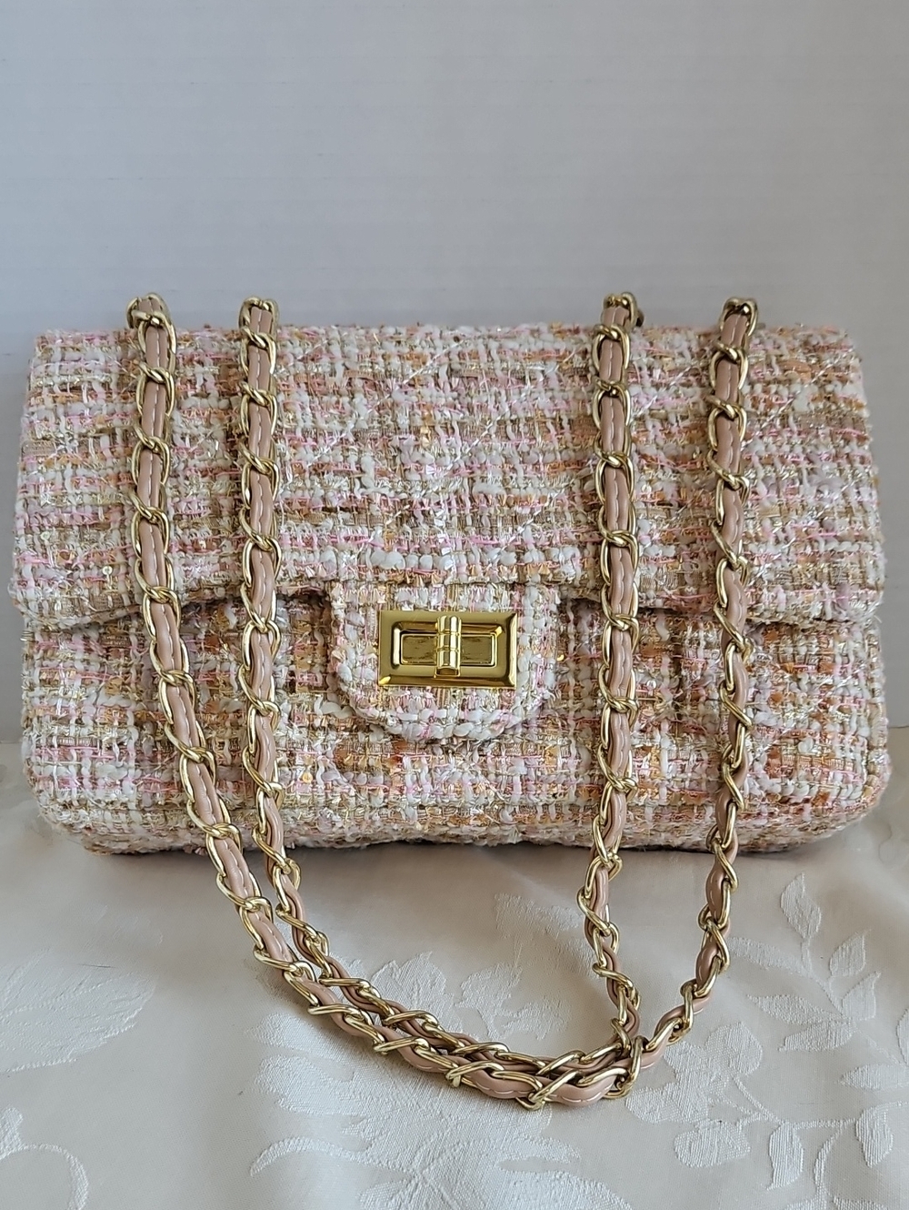 Classic Pink Tweed Chain-Strap Shoulder Bag